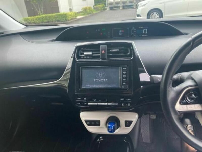 PRIUS-14