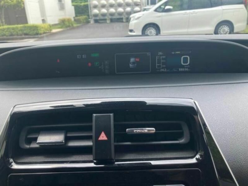 PRIUS-16