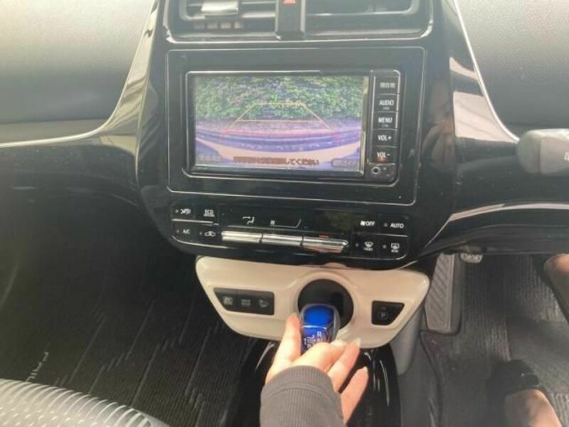 PRIUS-18