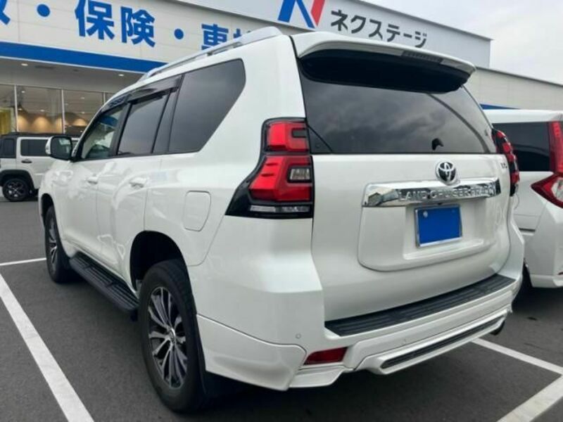 LAND CRUISER PRADO-2