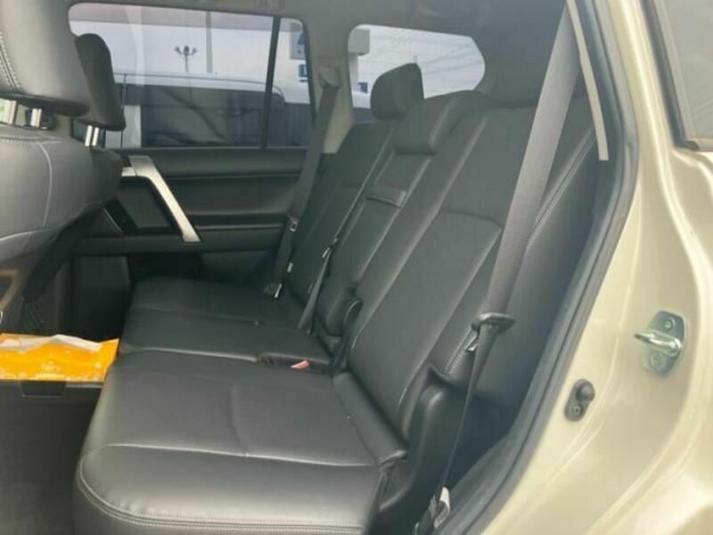 LAND CRUISER PRADO-6