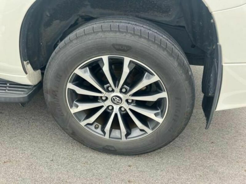 LAND CRUISER PRADO-12
