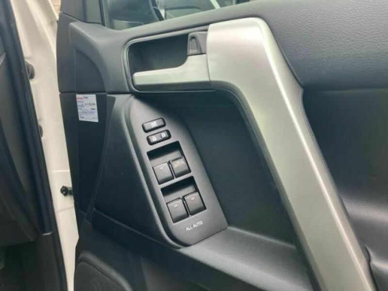 LAND CRUISER PRADO-14