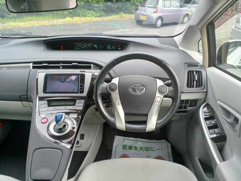 PRIUS PHV