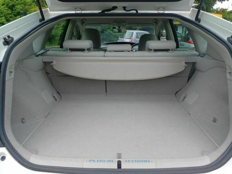 PRIUS PHV