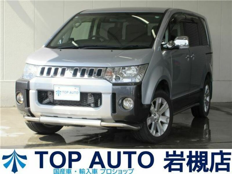 MITSUBISHI　DELICA D5