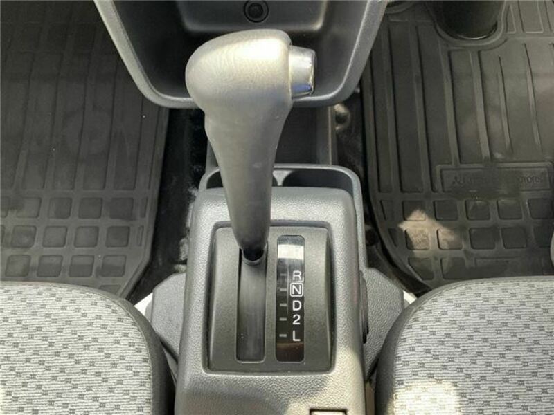 MINICAB TRUCK-9