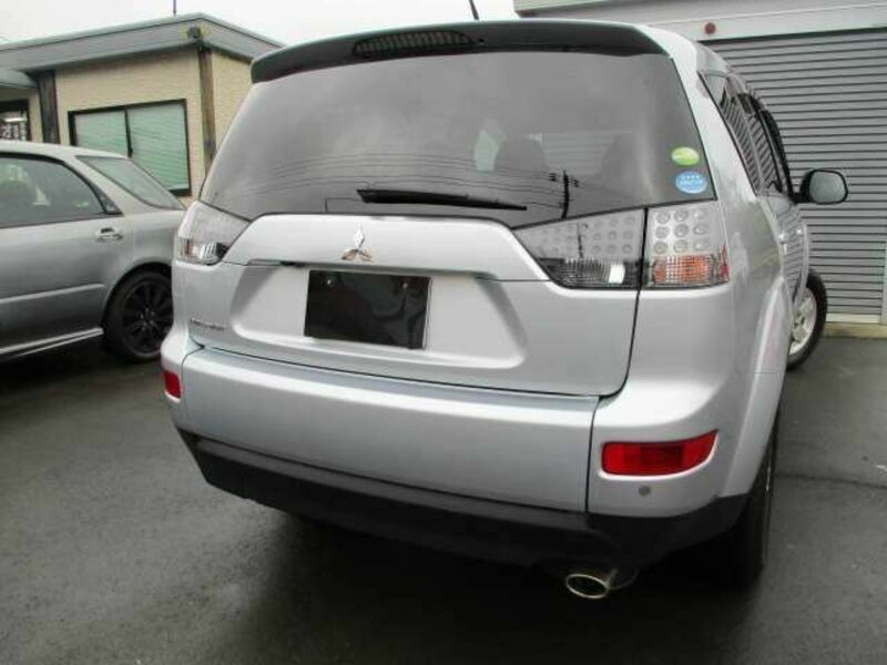 OUTLANDER