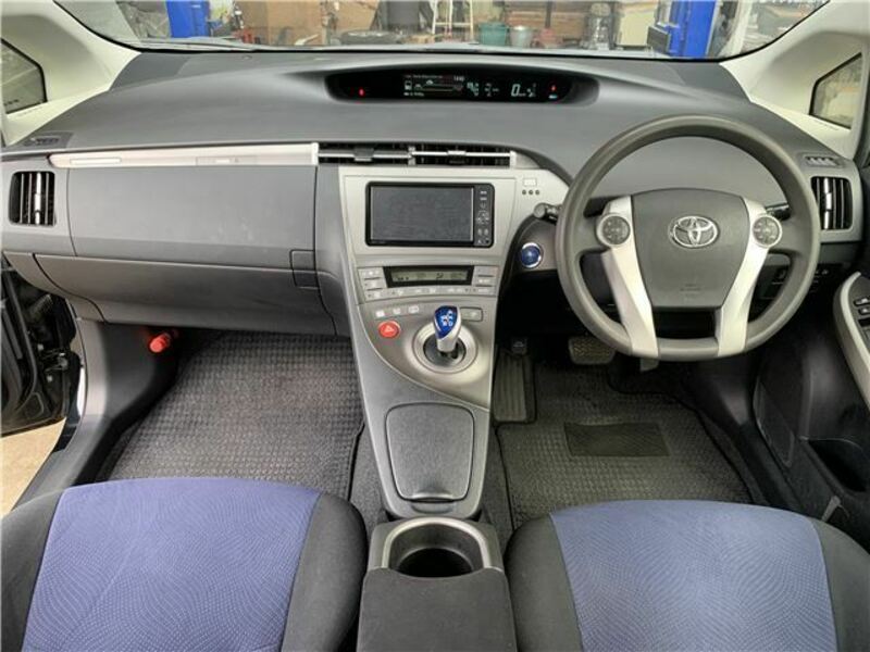PRIUS PHV