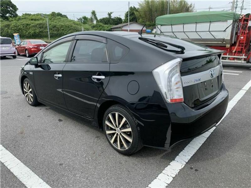 PRIUS PHV