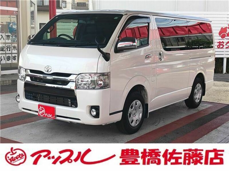 TOYOTA HIACE