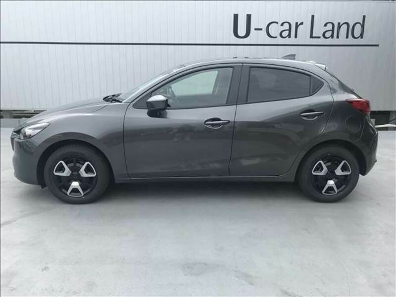 MAZDA2