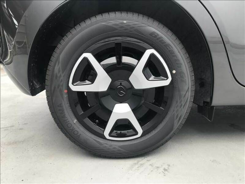 MAZDA2