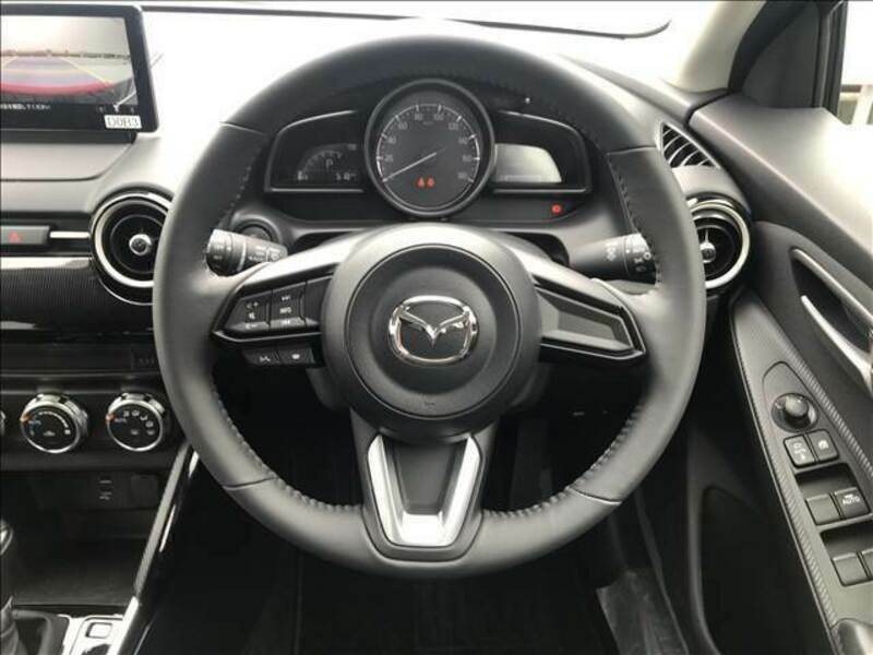 MAZDA2