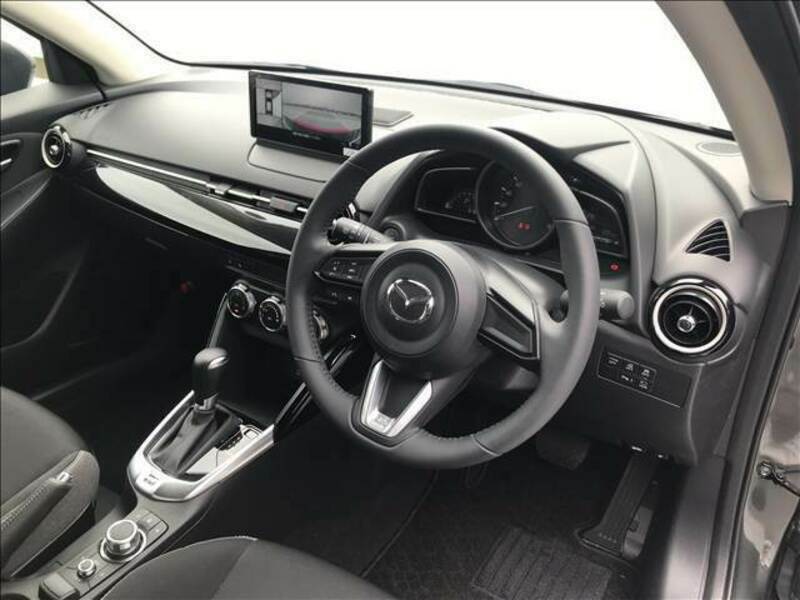 MAZDA2