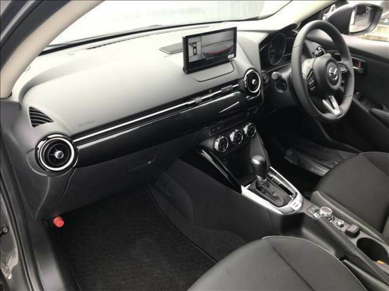 MAZDA2