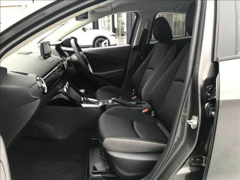 MAZDA2