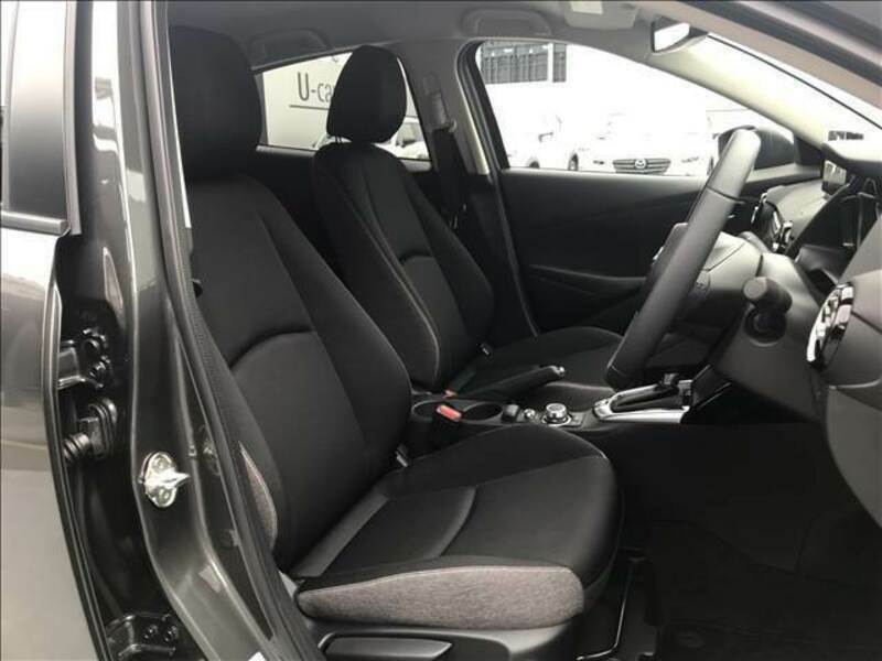 MAZDA2