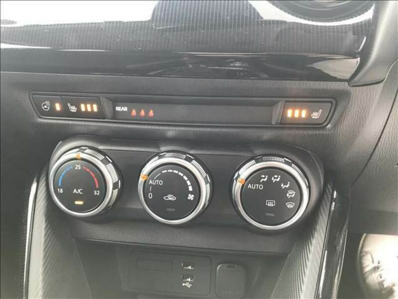 MAZDA2
