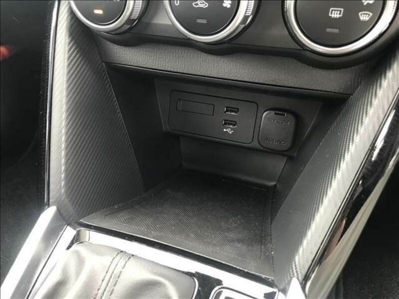 MAZDA2