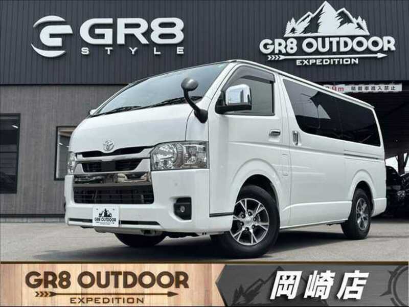 TOYOTA HIACE VAN