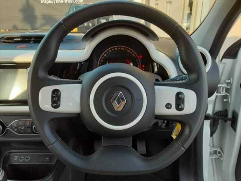 TWINGO