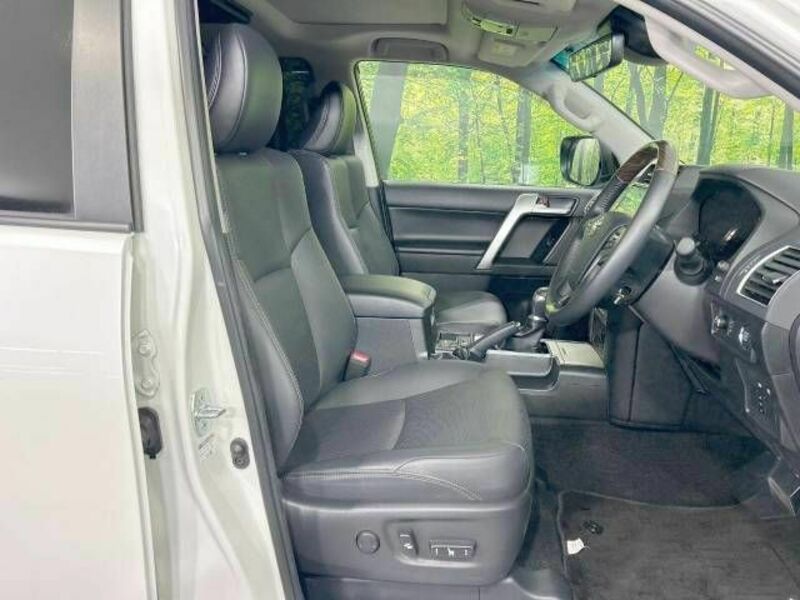 LAND CRUISER PRADO-7