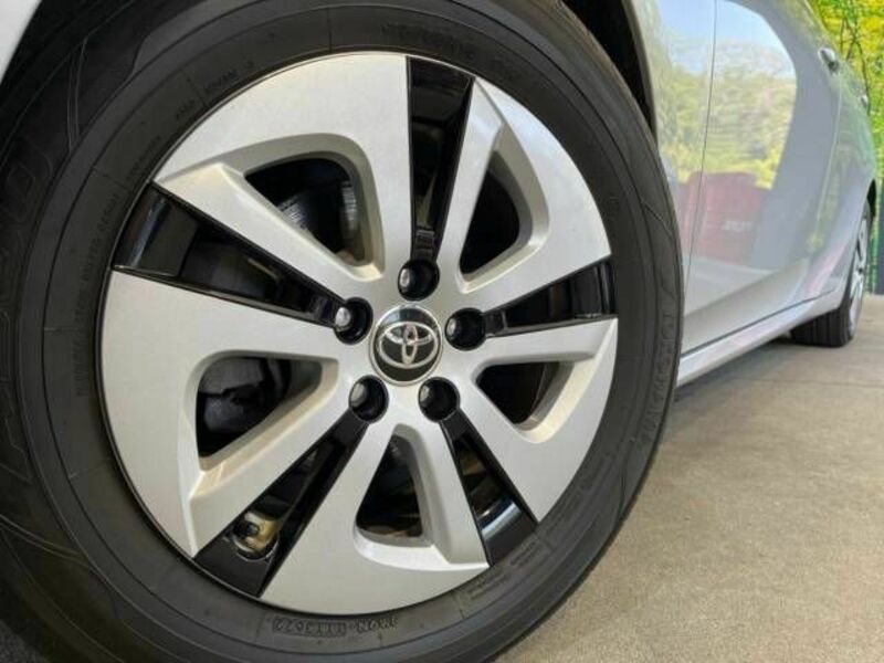 PRIUS-12