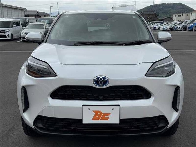 YARIS CROSS-8