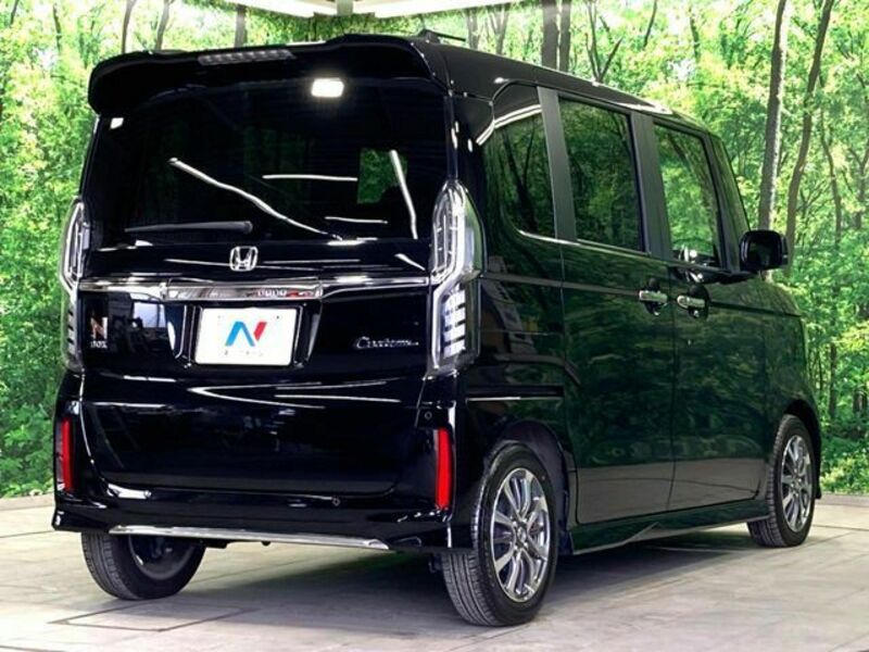N BOX CUSTOM