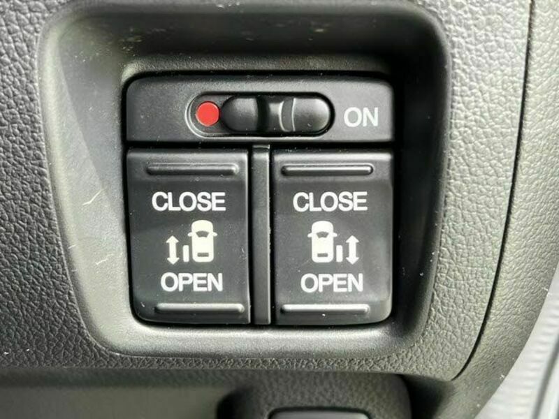 N BOX