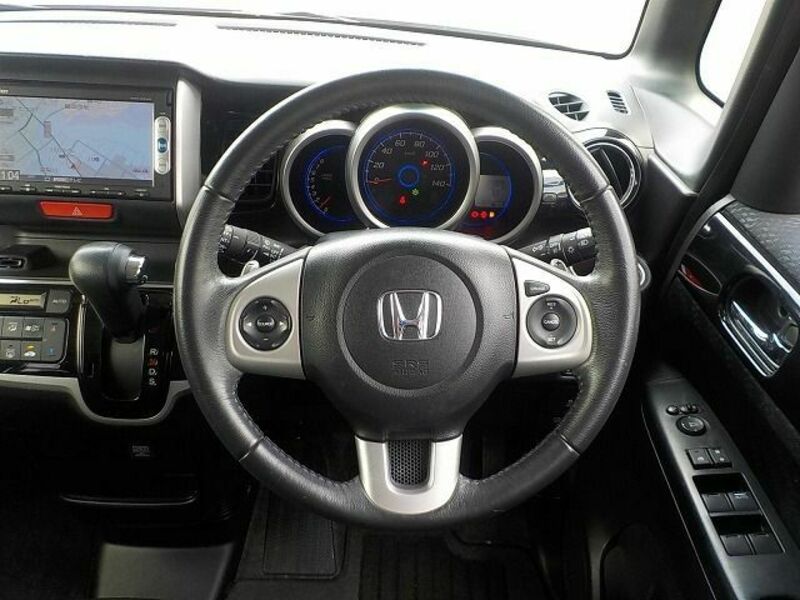 N BOX CUSTOM