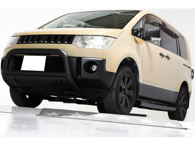 MITSUBISHI　DELICA D5
