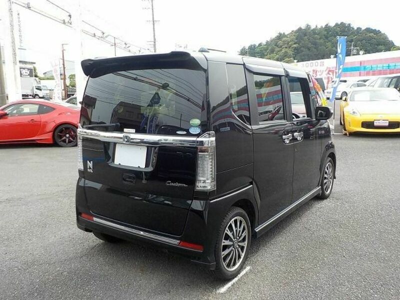 N BOX CUSTOM