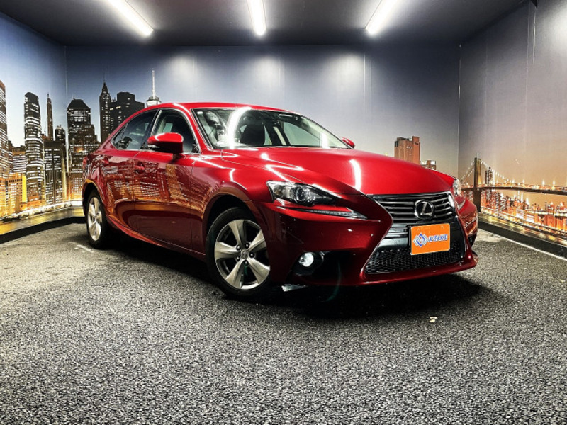 LEXUS IS