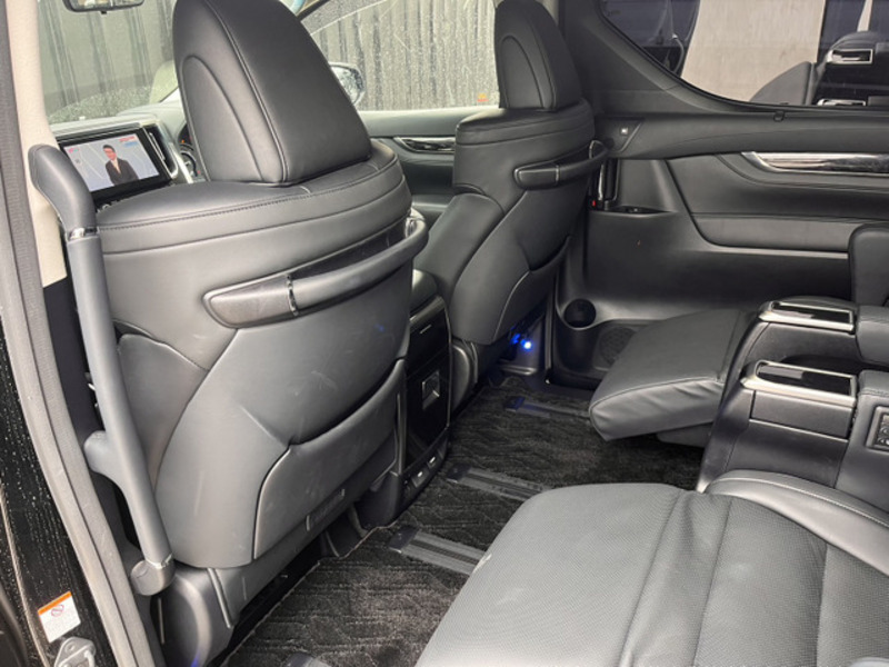 VELLFIRE-17