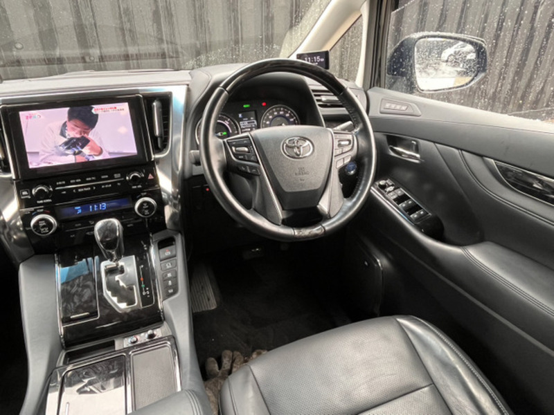VELLFIRE-15