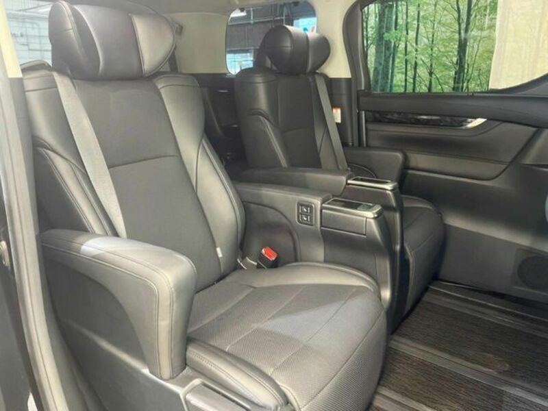 VELLFIRE-15
