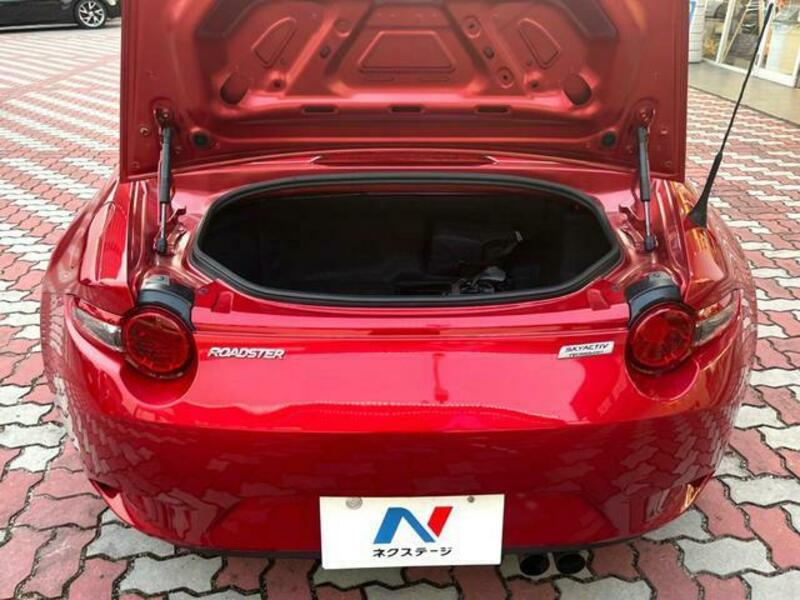 ROADSTER-9