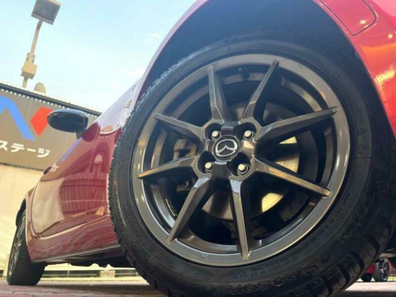 ROADSTER-12