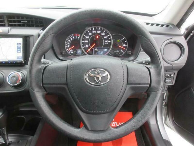 COROLLA AXIO