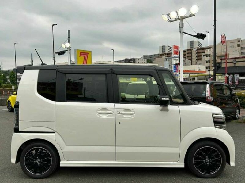 N BOX CUSTOM