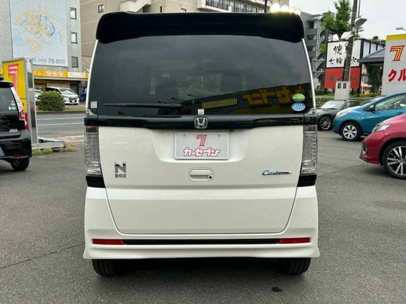 N BOX CUSTOM