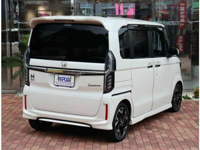 N BOX CUSTOM