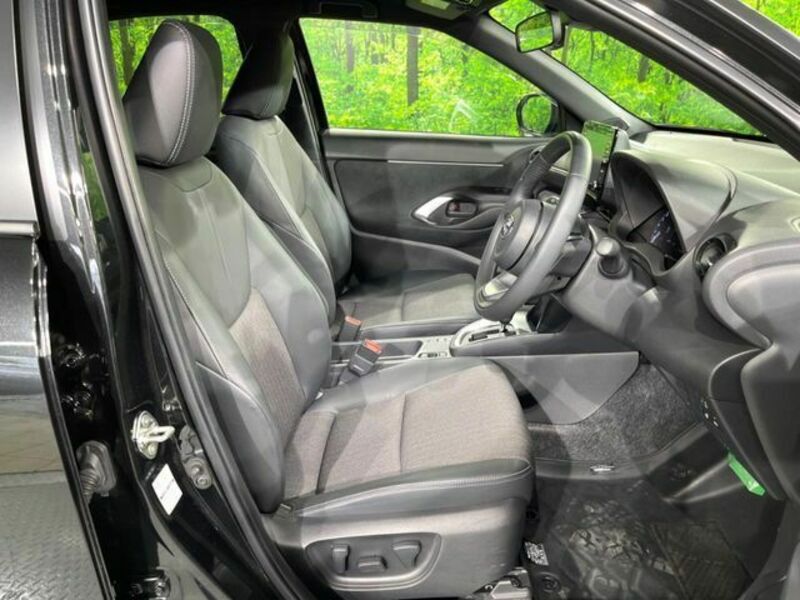 YARIS CROSS
