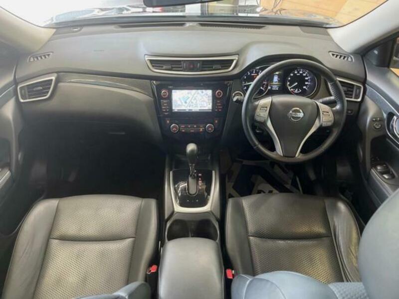 X-TRAIL
