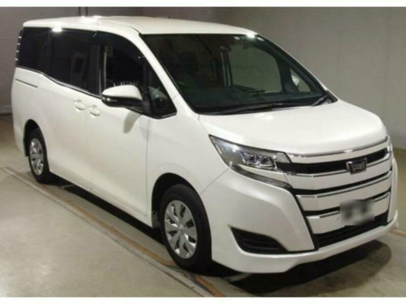 TOYOTA　NOAH
