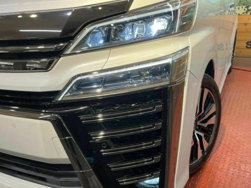 VELLFIRE-12