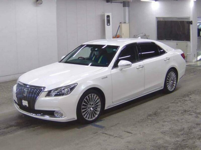 CROWN MAJESTA-4