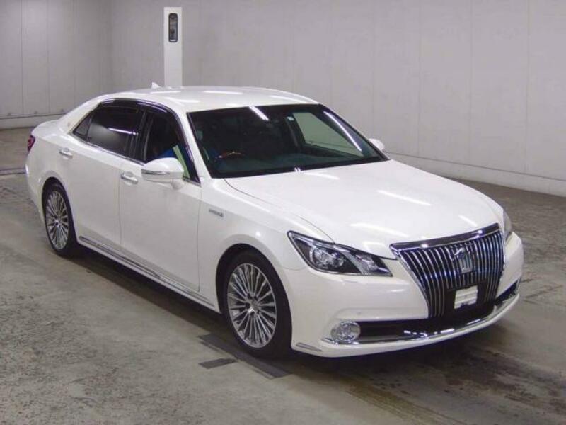 TOYOTA CROWN MAJESTA